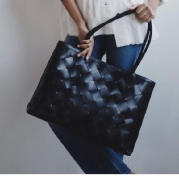 ShopEvelynne Handbags - Made in Italy Woven Leather Fabulous design Tote Bag